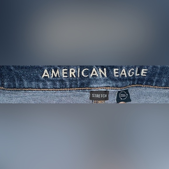 American Eagle Stretch Mom Classic Blue Jeans - Picture 6 of 8